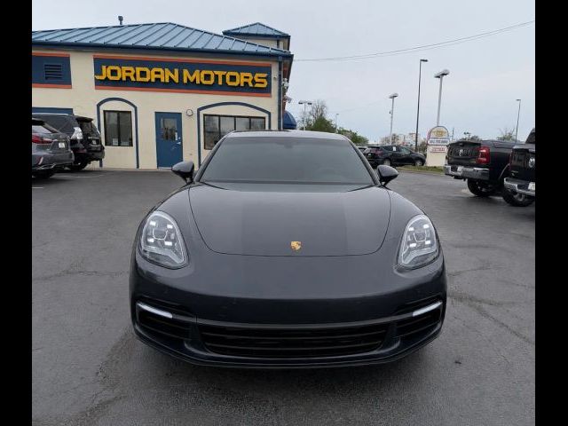 2017 Porsche Panamera 4