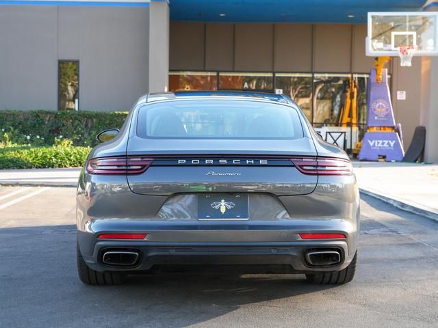 2017 Porsche Panamera 4