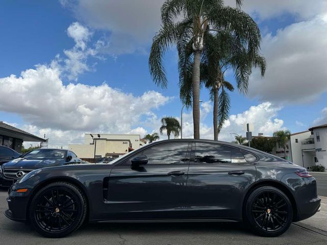 2017 Porsche Panamera Base