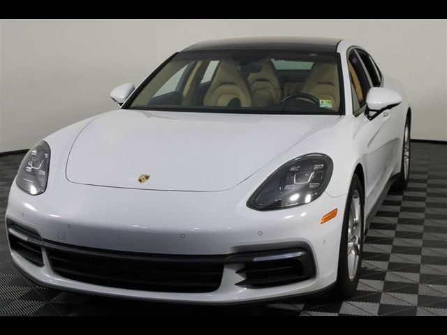 2017 Porsche Panamera