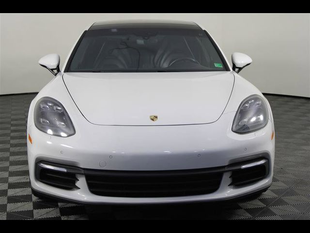 2017 Porsche Panamera 