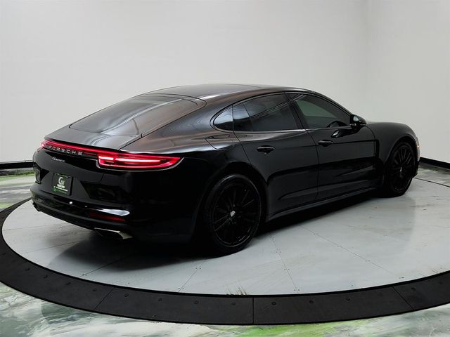 2017 Porsche Panamera 4