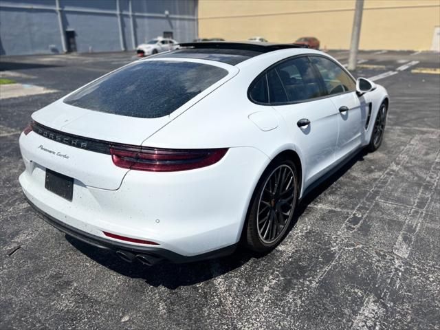 2017 Porsche Panamera Turbo