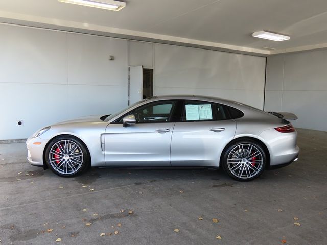 2017 Porsche Panamera Turbo