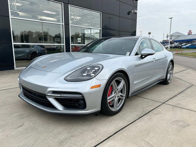 2017 Porsche Panamera Turbo