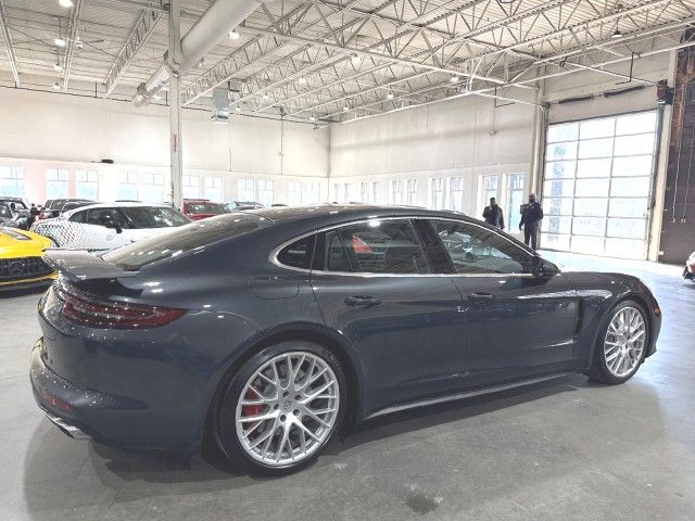 2017 Porsche Panamera Turbo