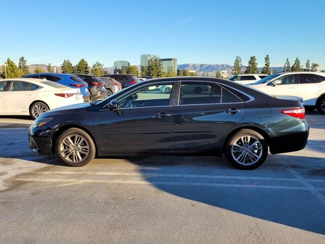 2017 Toyota Camry SE