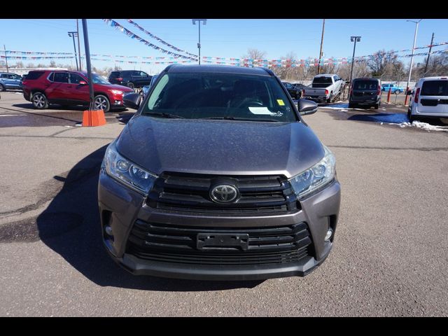 2017 Toyota Highlander SE