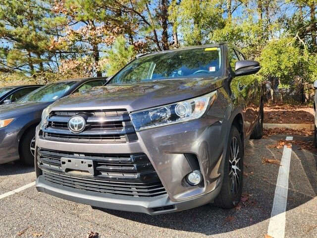 2017 Toyota Highlander SE