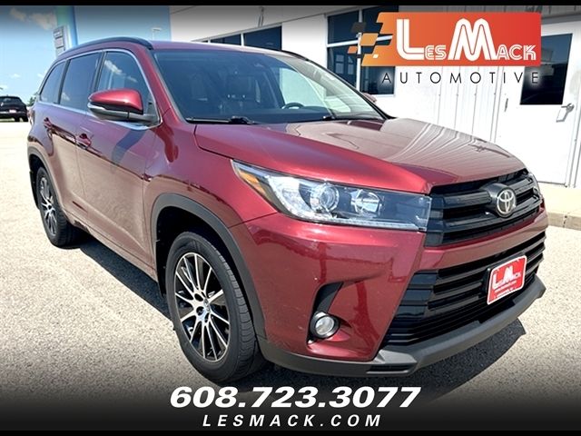 2017 Toyota Highlander SE