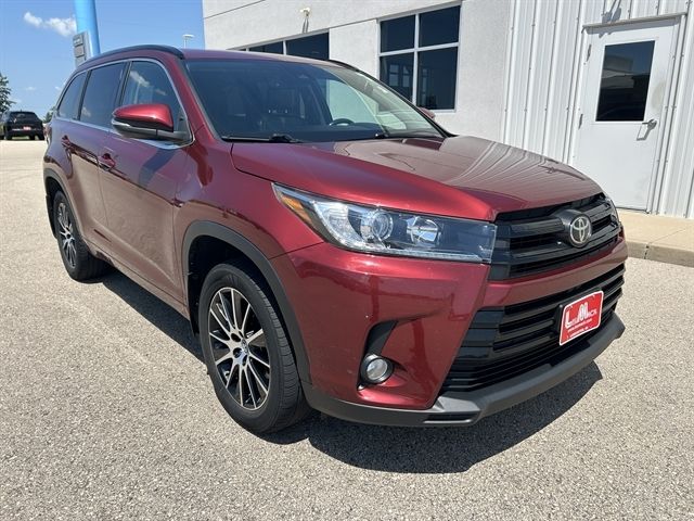 2017 Toyota Highlander SE