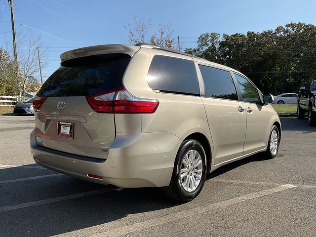 2017 Toyota Sienna 