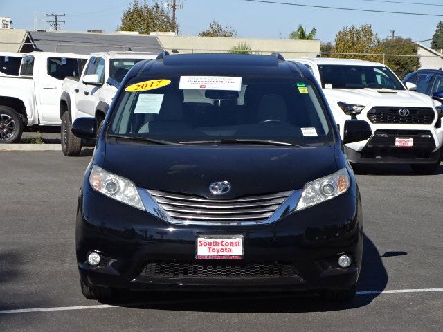 2017 Toyota Sienna 