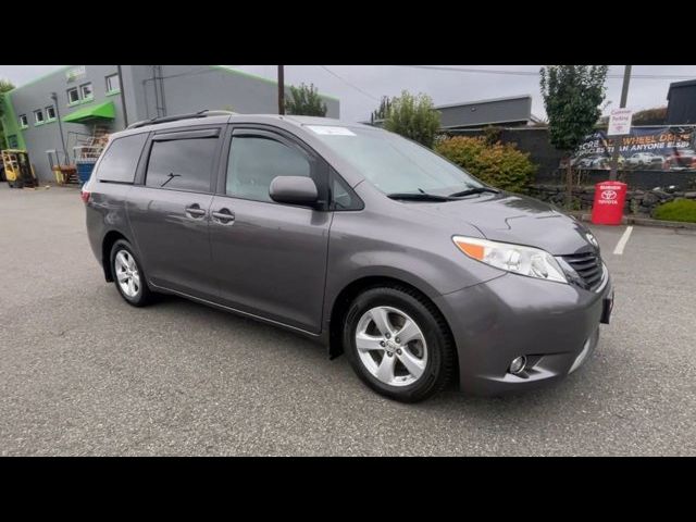 2017 Toyota Sienna LE