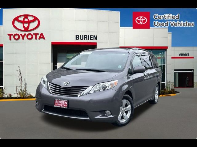 2017 Toyota Sienna LE