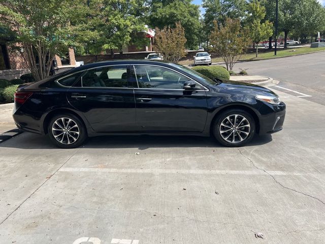 2017 Toyota Avalon XLE