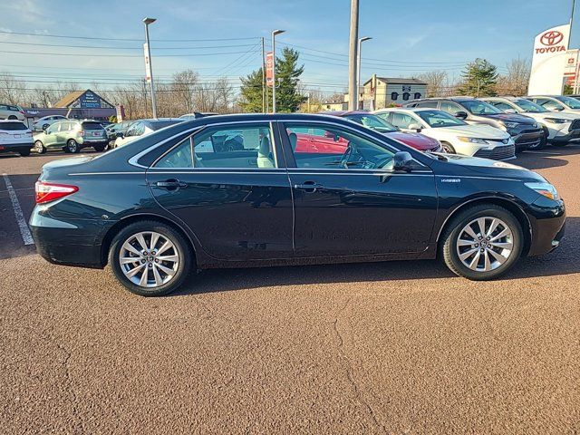 2017 Toyota Camry Hybrid XLE