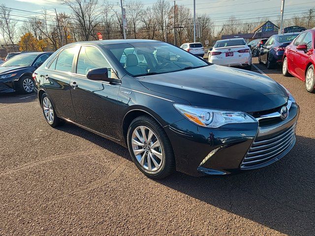 2017 Toyota Camry Hybrid XLE