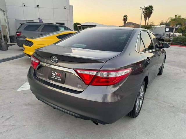 2017 Toyota Camry SE