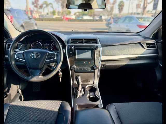 2017 Toyota Camry SE
