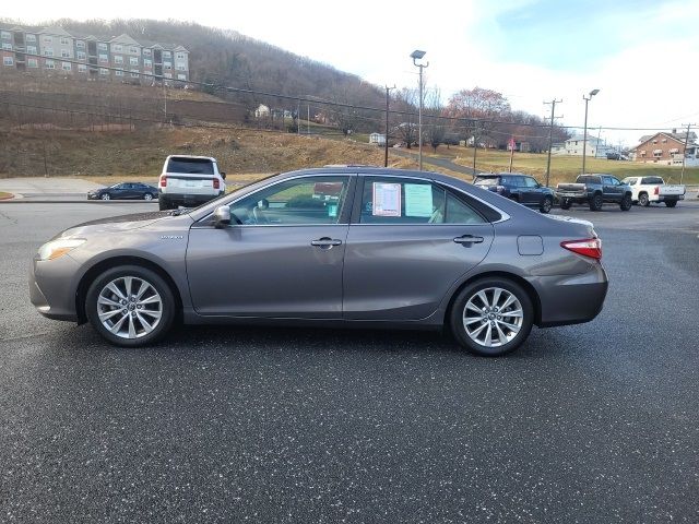 2017 Toyota Camry Hybrid XLE