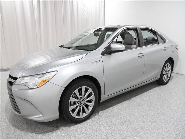 2017 Toyota Camry Hybrid XLE