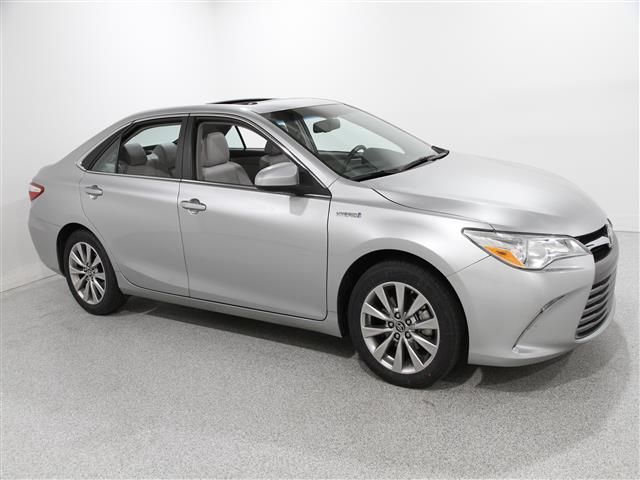 2017 Toyota Camry Hybrid XLE