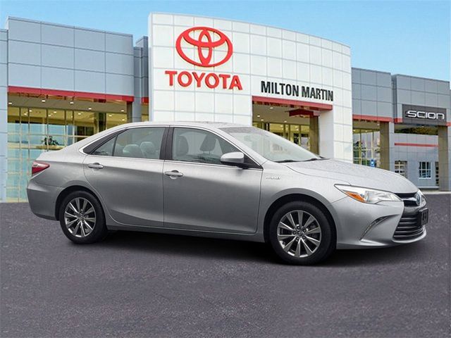 2017 Toyota Camry Hybrid XLE