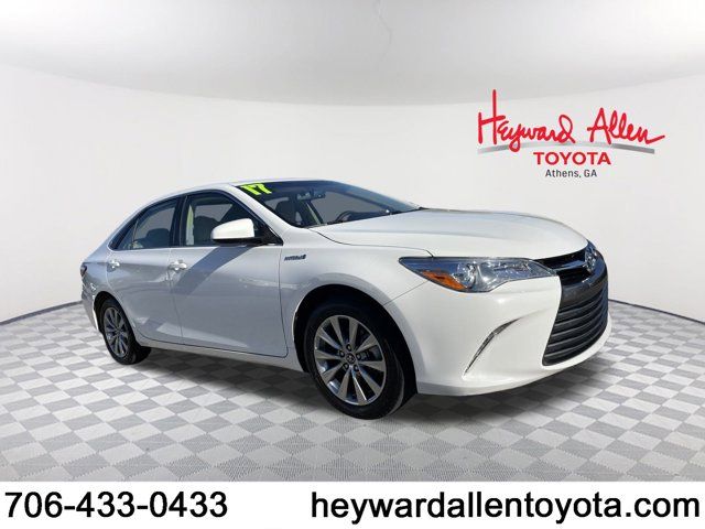 2017 Toyota Camry Hybrid XLE