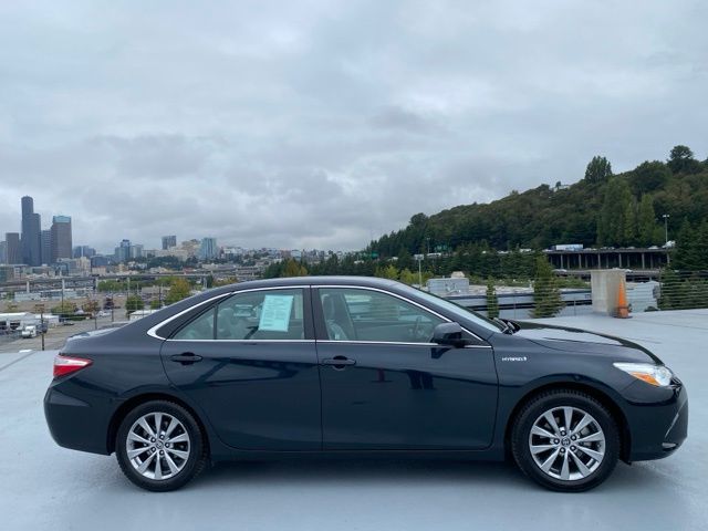 2017 Toyota Camry Hybrid XLE