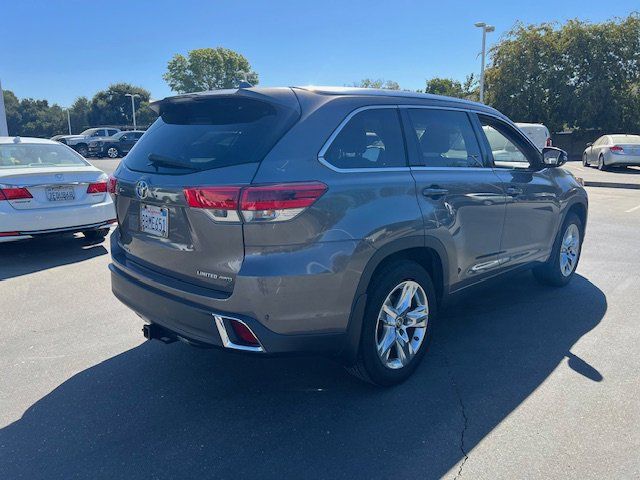 2017 Toyota Highlander 