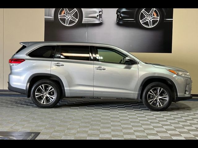 2017 Toyota Highlander LE