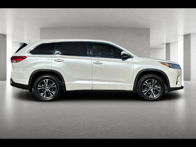 2017 Toyota Highlander LE