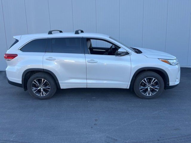 2017 Toyota Highlander LE