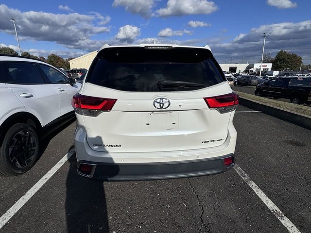 2017 Toyota Highlander 