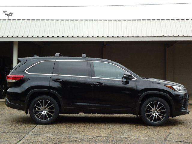 2017 Toyota Highlander SE