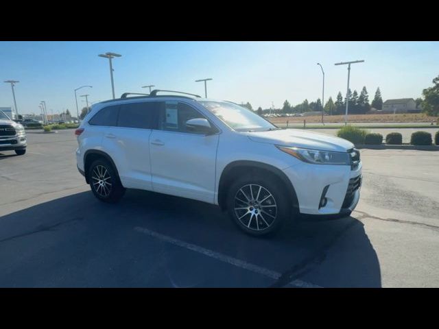 2017 Toyota Highlander SE