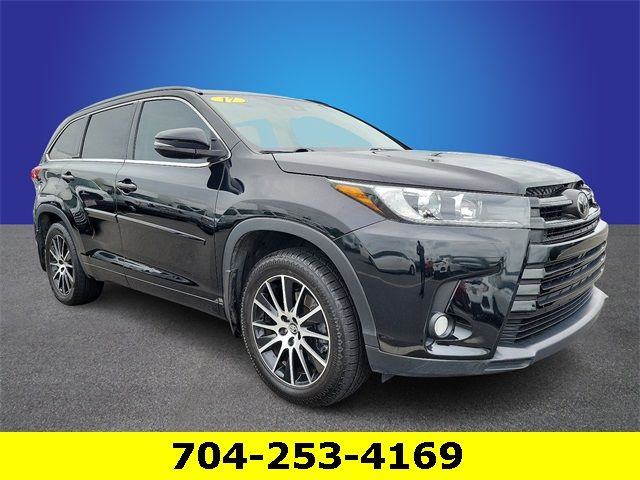 2017 Toyota Highlander SE