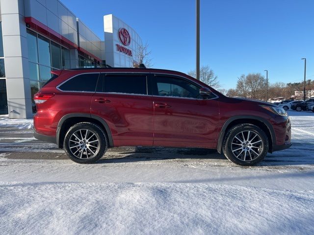 2017 Toyota Highlander SE