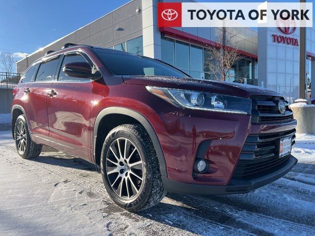 2017 Toyota Highlander SE