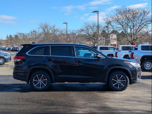 2017 Toyota Highlander 