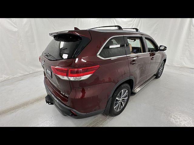 2017 Toyota Highlander SE