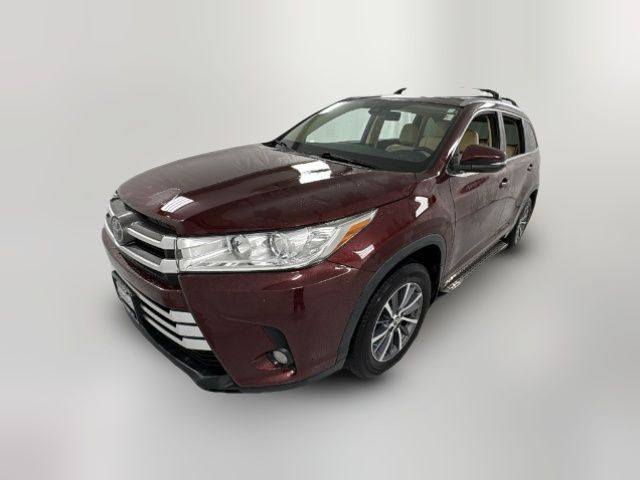 2017 Toyota Highlander SE