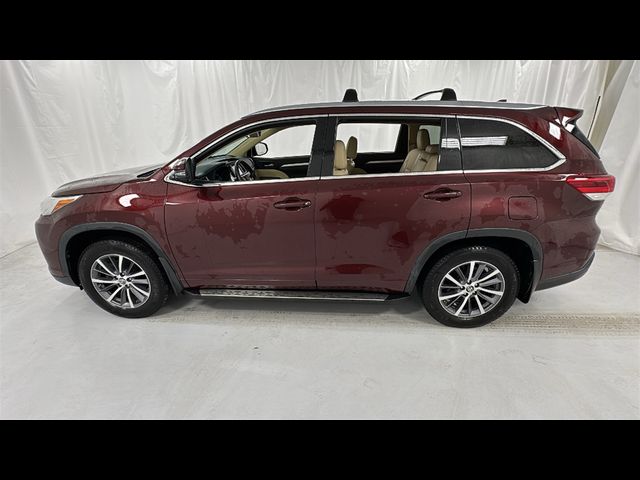 2017 Toyota Highlander SE