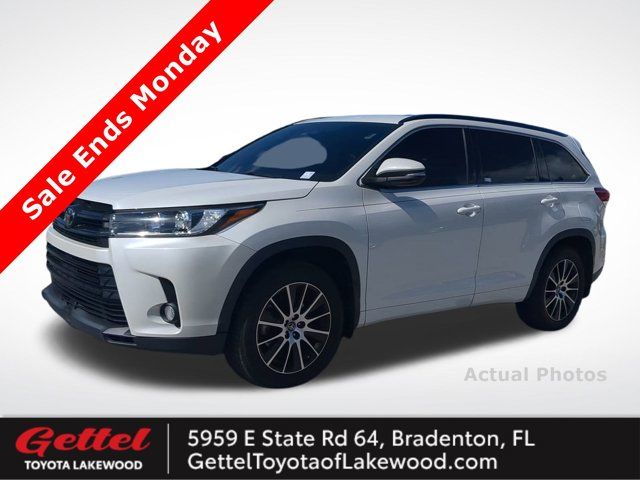 2017 Toyota Highlander SE