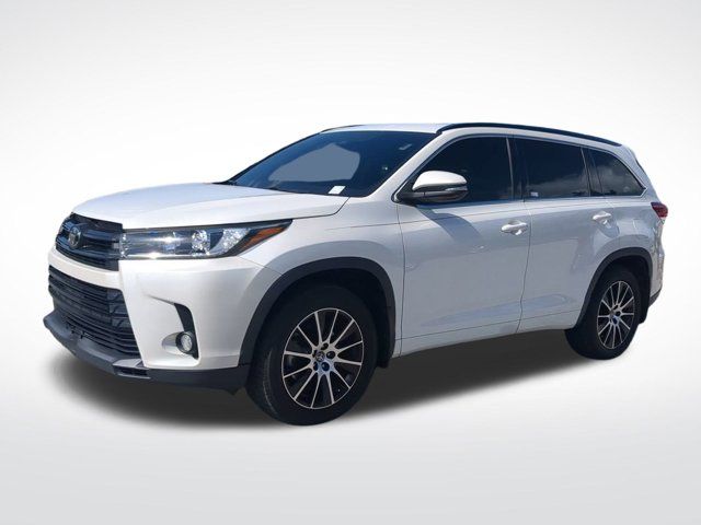 2017 Toyota Highlander SE