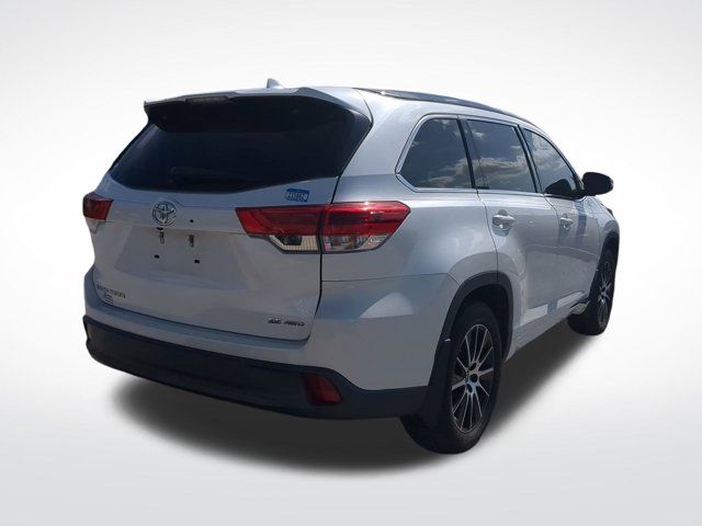 2017 Toyota Highlander SE