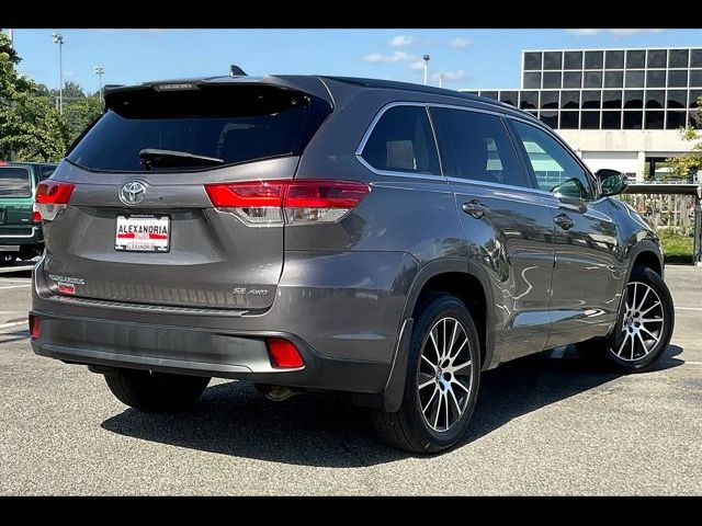 2017 Toyota Highlander SE