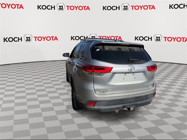 2017 Toyota Highlander SE