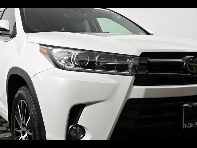 2017 Toyota Highlander SE